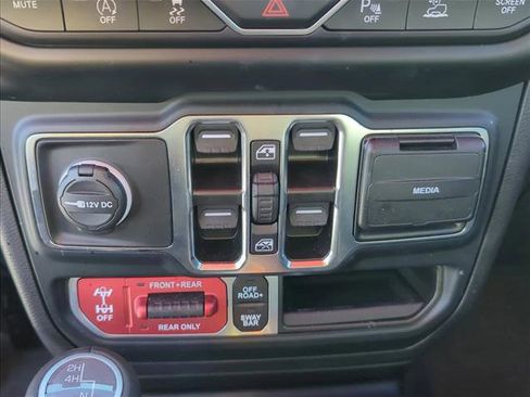 Used 2023 Jeep Gladiator Rubicon w/ Safety Group image 21