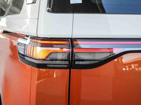 New 2025 Volkswagen ID. Buzz 1st Edition RWD image 9