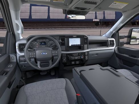 New 2026 Ford F550 4x4 Regular Cab Super Duty image 9