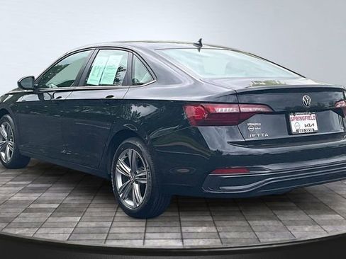 Used 2024 Volkswagen Jetta SE FWD image 4