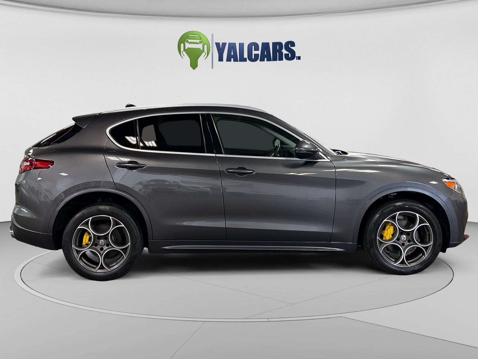 Used 2020 Alfa Romeo Stelvio Ti w/ Active Blind Spot Package AWD/4WD image 6