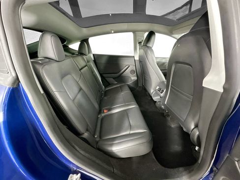 Used 2022 Tesla Model Y Long Range AWD/4WD image 26