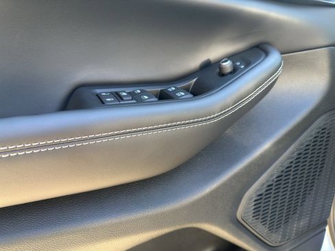 New 2025 Jeep Grand Cherokee Altitude image 11