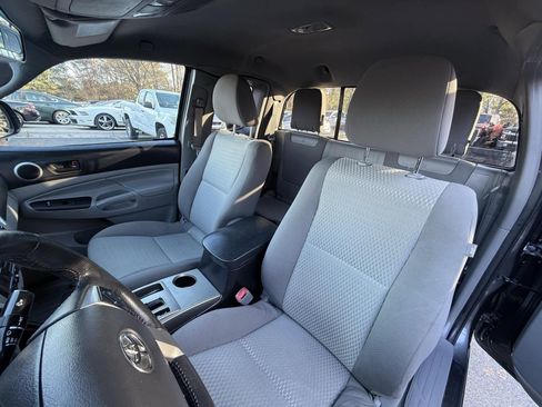 Used 2015 Toyota Tacoma 4x4 Access Cab image 40