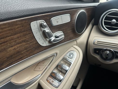 Used 2020 Mercedes-Benz C 300 4MATIC Sedan image 25