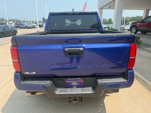 Used 2024 Toyota Tacoma SR5 AWD/4WD image 15