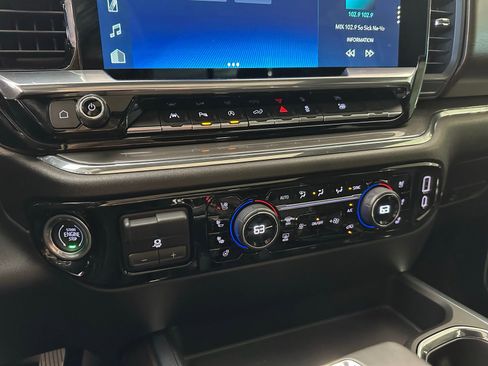 Used 2024 Chevrolet Silverado 1500 High Country image 32