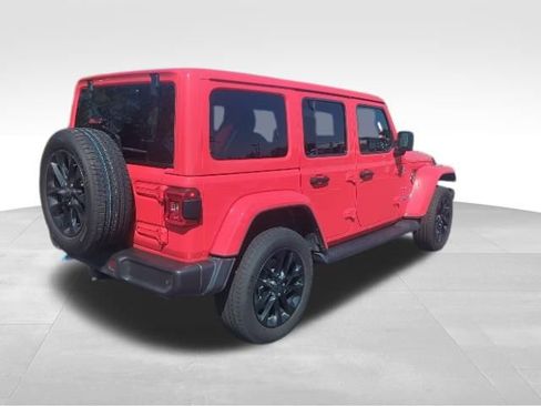 Used 2024 Jeep Wrangler Unlimited Sahara w/ Technology Group AWD/4WD image 6