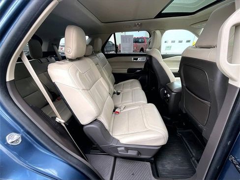 Used 2020 Ford Explorer Platinum w/ Premium Technology Package image 23