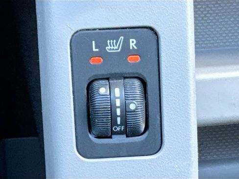 Used 2010 Subaru Forester 2.5X Limited image 22