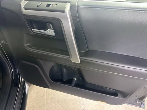 Used 2023 Toyota 4Runner SR5 Premium w/ Moonroof Package AWD/4WD image 9