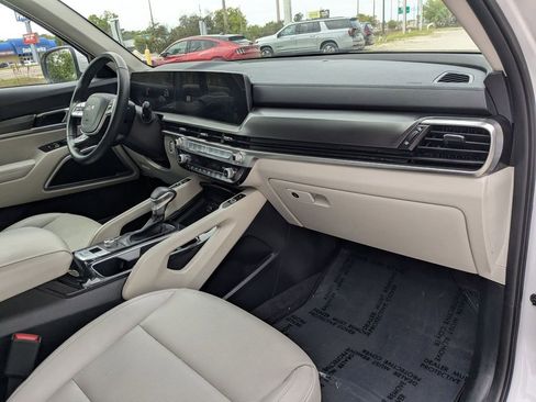 Used 2025 Kia Telluride S FWD image 29
