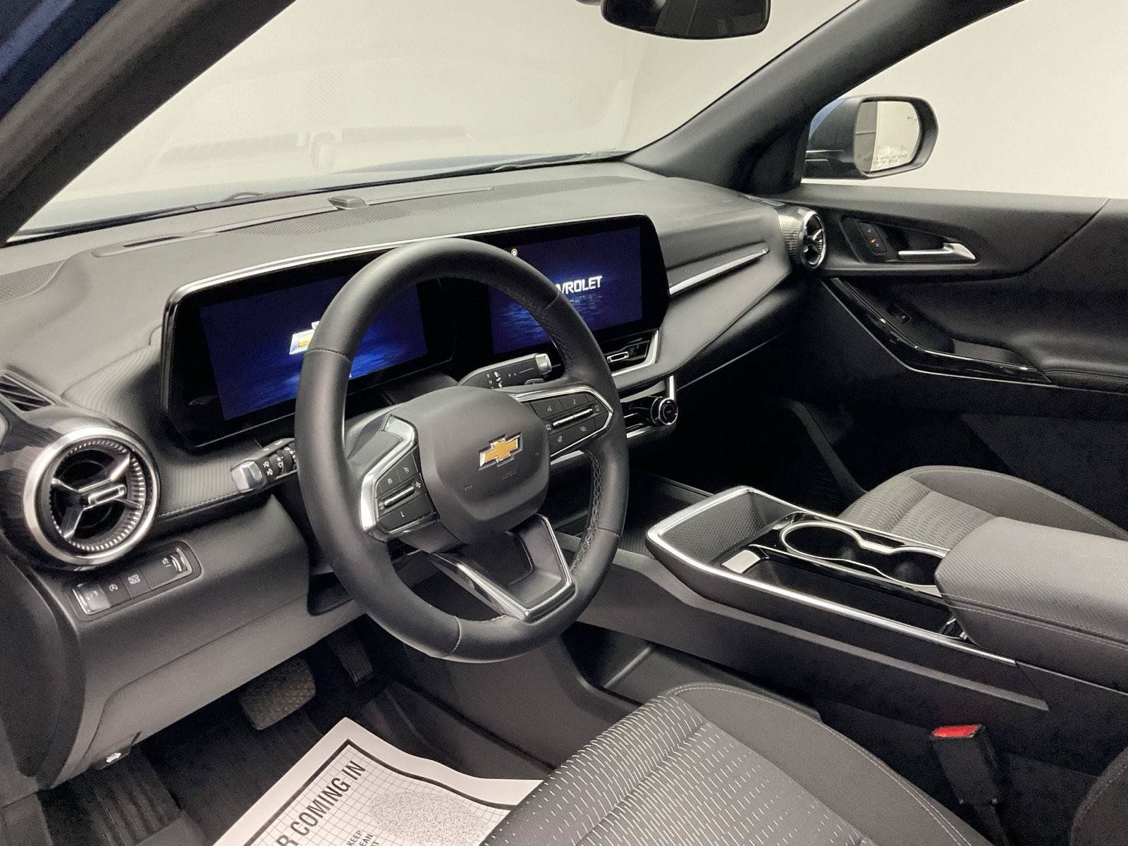 Certified 2025 Chevrolet Equinox LT w/ LPO, Floor Liner Package FWD image 11