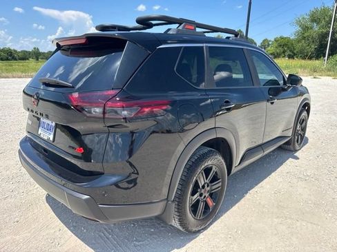 Used 2025 Nissan Rogue SV AWD/4WD image 5