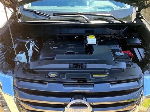 Used 2022 Nissan Pathfinder Platinum w/ Cargo Package FWD image 11