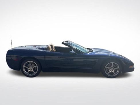 Used 2001 Chevrolet Corvette Convertible w/ Preferred Equipment Group2 RWD image 2
