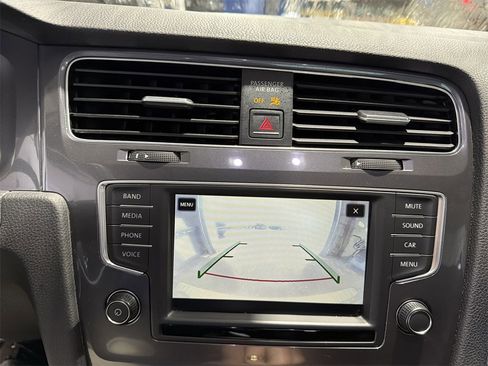 Used 2017 Volkswagen Golf Alltrack image 27