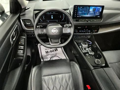 Used 2025 Nissan Rogue Platinum w/ Platinum Premium Package image 31