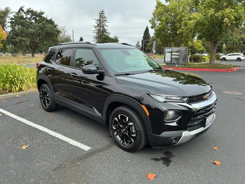 Used 2023 Chevrolet TrailBlazer LT FWD image 3