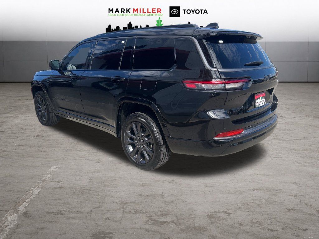 Used 2026 Jeep Grand Cherokee L Limited AWD/4WD image 3