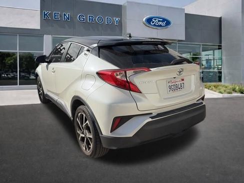 Used 2020 Toyota C-HR XLE image 4