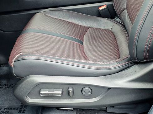 Used 2025 Honda Pilot Black Edition image 19