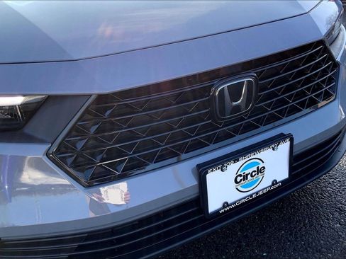 Used 2025 Honda Accord SE image 28