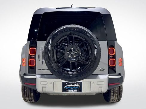 Used 2022 Land Rover Defender 110 S image 9