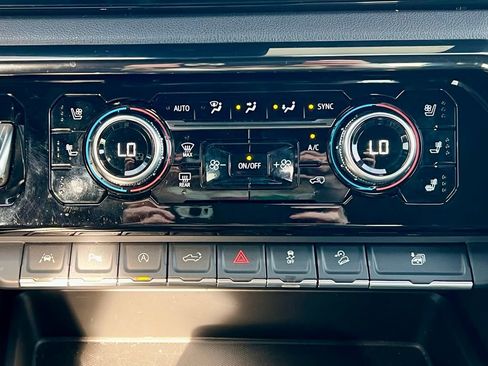 Used 2022 GMC Sierra 1500 AT4 w/ AT4 Premium Package image 39