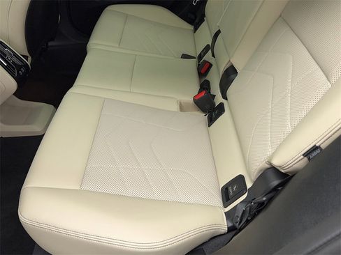 Used 2025 BMW X2 xDrive28i w/ Premium Package image 42