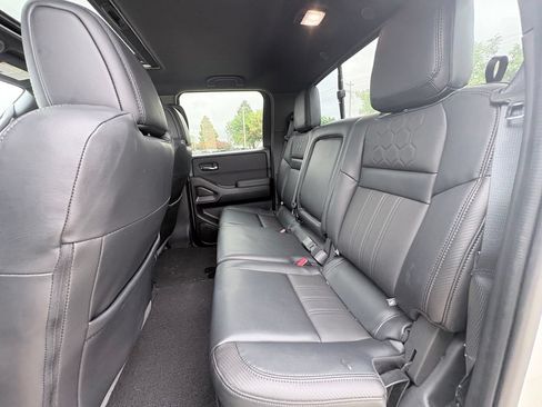 Used 2022 Nissan Frontier Pro-X w/ Pro-X Premium Package RWD image 7
