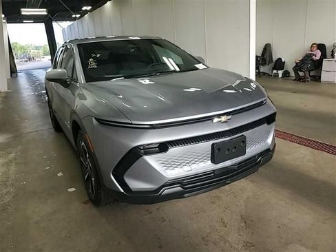 Used 2025 Chevrolet Equinox EV LT FWD image 5