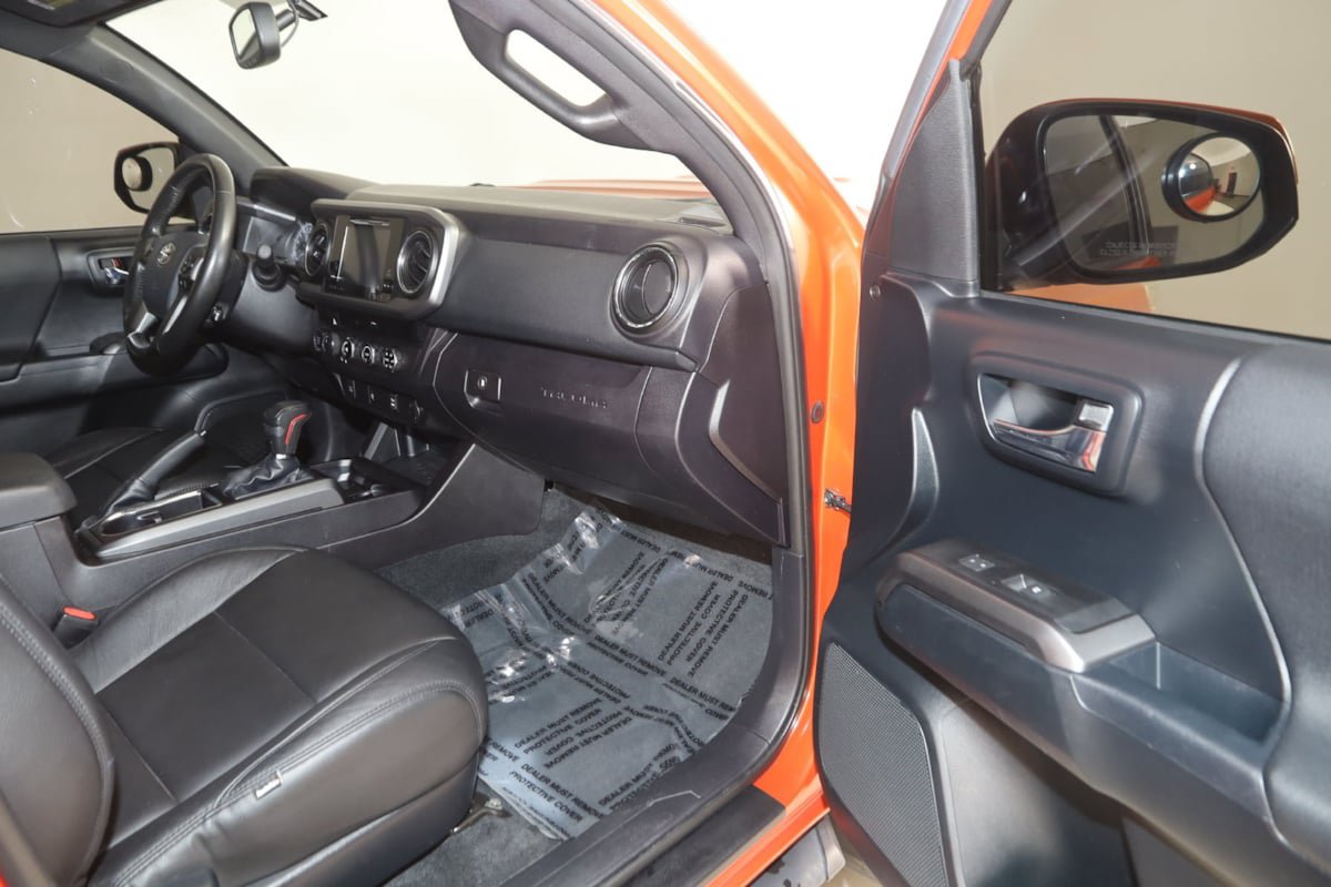 Used 2016 Toyota Tacoma TRD Sport w/ Towing Package AWD/4WD image 35