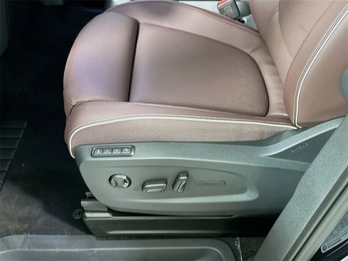 New 2025 Volkswagen ID. Buzz Pro S image 9