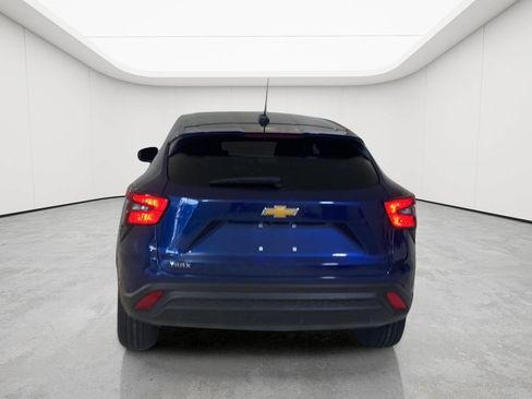 Used 2024 Chevrolet Trax LS FWD image 5