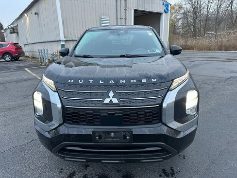 Used 2022 Mitsubishi Outlander ES image 9