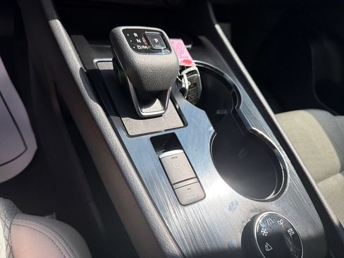 Used 2025 Nissan Rogue SV AWD/4WD image 21