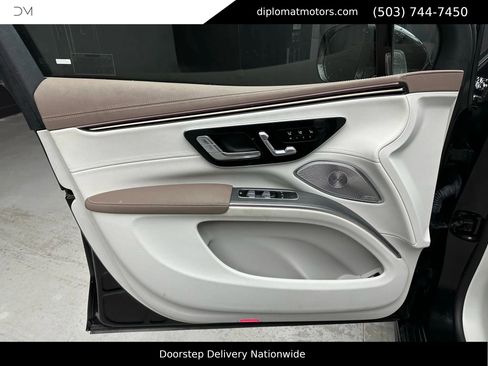 Used 2023 Mercedes-Benz EQS 580 4MATIC SUV image 25