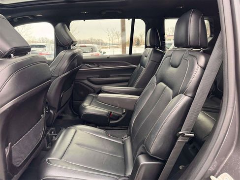 Used 2024 Jeep Grand Cherokee L Limited w/ Luxury Tech Group II image 9