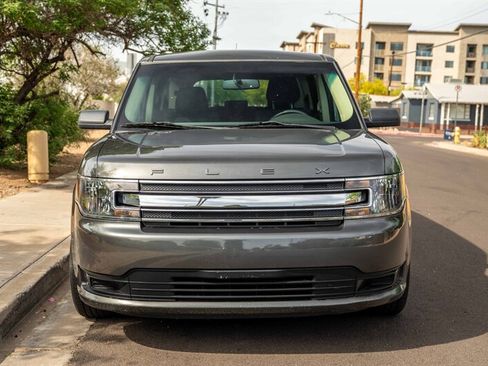 Used 2019 Ford Flex SE image 8