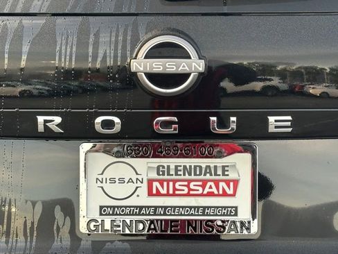 Used 2023 Nissan Rogue SV image 13