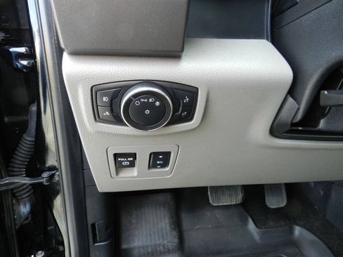 Used 2018 Ford F150 XLT w/ Equipment Group 302A Luxury AWD/4WD image 16