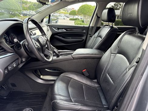Used 2019 Buick Enclave Avenir w/ Avenir Technology Package AWD/4WD image 9