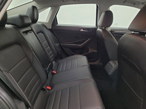 Used 2024 Volkswagen Jetta SE image 19