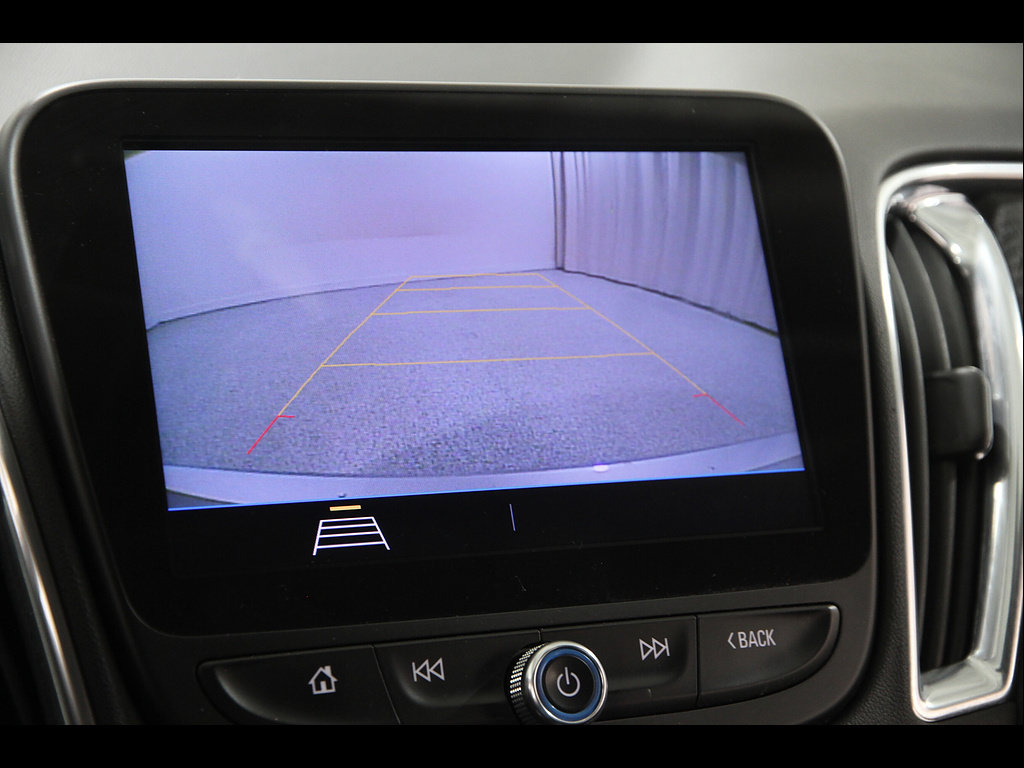 Used 2019 Chevrolet Malibu LT w/ Driver Confidence Package FWD image 13