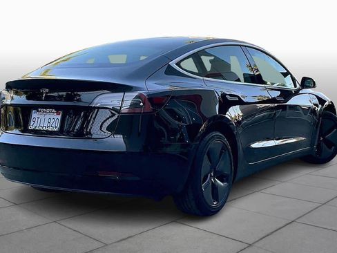 Used 2018 Tesla Model 3 Mid Range image 11