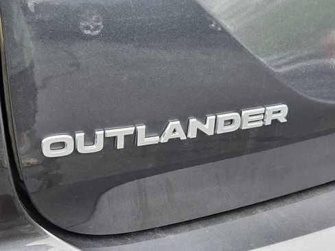 Used 2025 Mitsubishi Outlander SE AWD/4WD image 16
