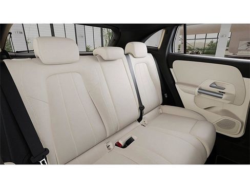 New 2026 Mercedes-Benz GLA 250 4MATIC image 5