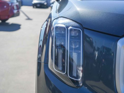 Used 2024 Kia Telluride LX image 11