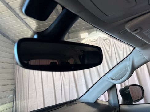 Used 2022 Chrysler Pacifica Touring-L FWD image 25